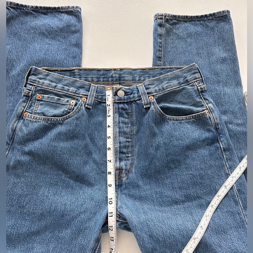 Levi’s 501 men’s jeans button fly medium washed size W32-L30 - Picture 10 of 13